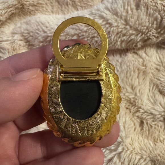 Vintage Victorian Woman Cameo Scarf Clip [Jewelry 034] - Picture 3 of 4